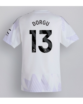 Billige Fotballdrakt Manchester United Patrick Dorgu #13 Replika Bortedrakt 2025-26 Kortermet Billige Fotballdrakt Manchester United Patrick Dorgu #13 Replika Bortedrakt 2025-26 Kortermet